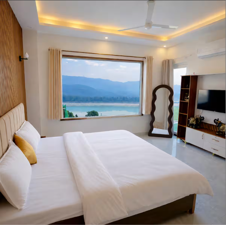 Riverside Cottage Below the Rishikesh Ashrams