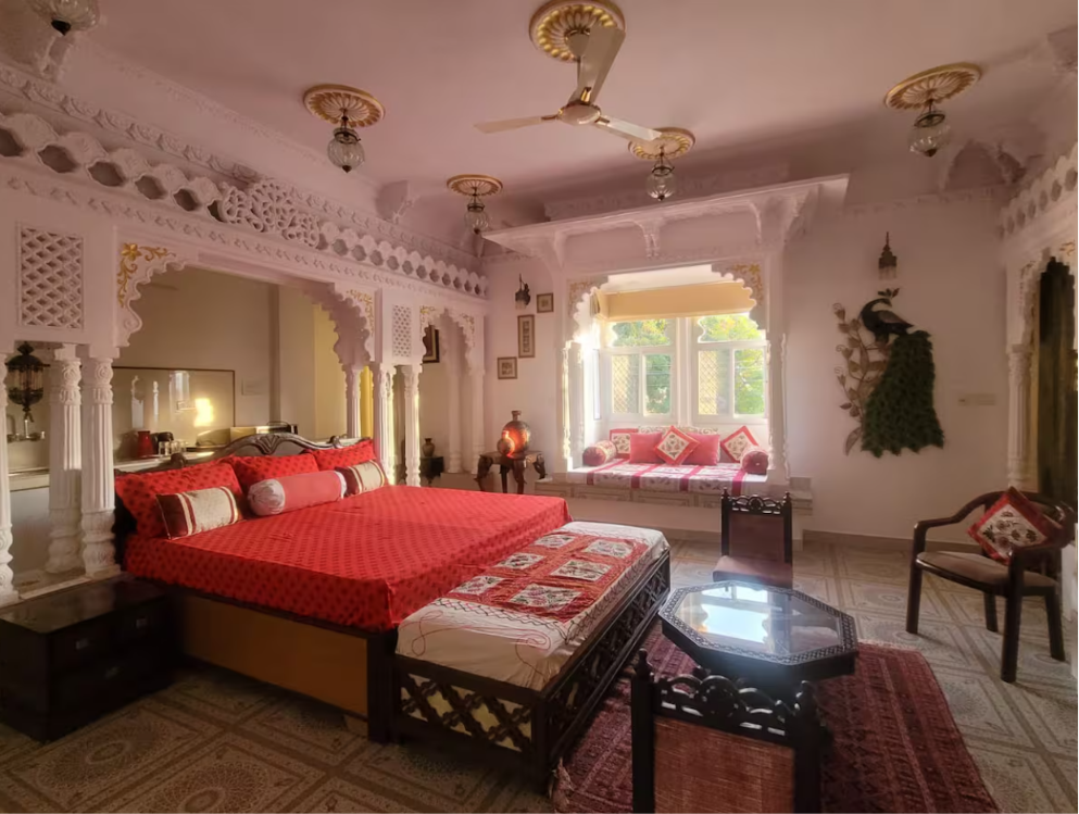 Lakeside Haveli Suite Facing the City Palace